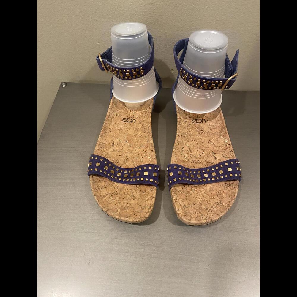 UGG Strappy Wedge Sandals- women's size 9 EUC